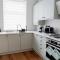 Modern Skipton House, Sleeps 5, Canal & Parking
