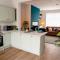 Modern Skipton House, Sleeps 5, Canal & Parking