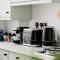 Modern Skipton House, Sleeps 5, Canal & Parking