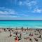 CENTRE PROMENADE Golden Square Terrace 1 min Walk to the Beach AC