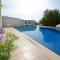 Larnaca Seaview Apartment with pool & parking
