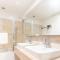 Downtown Seaview Apartment
