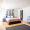 Downtown Seaview Apartment