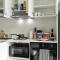 41B Abnb-Style Vibrant 12 Mins Walk to Train STA Studio Apt