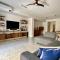 Beachfront apartment with 2 Workspaces, Kids Room & Pool