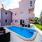 Apartment in Banjole near the Beach