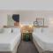 Spark by Hilton Bakersfield Central
