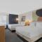 Spark by Hilton Bakersfield Central