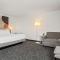 Spark By Hilton Stevensville