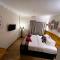 Sandra Hotel