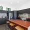 Hunchy Escape - Hinterland Pet Friendly!