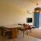 Seaview apartment newly renovated to high quality