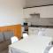 Apartamentos Revo Salinas 3000