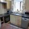 Romeo Cottage - Sleeps 4 - Open Plan Barn - Private Hot Tub & Garden