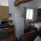 Romeo Cottage - Sleeps 4 - Open Plan Barn - Private Hot Tub & Garden