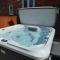 Juliet Cottage HOT TUB Sleeps 3 Singles or Double