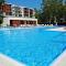 Apartamenty BalticON Polanki - Sauna, Fitness inclusive - Basen latem, Pool im Sommer
