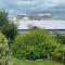 Maison Blue - Chic Garden Apartment - Pet Friendly