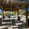 Parrot-ise 4 Bedroom Villa