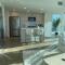 Luxury Designer Suite with Rooftop Pool, Gym