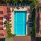 Ten Apart Hotel
