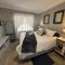 Stellies Accommodation - Room 1
