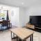 Large Period 2-Bed Apartment Close to Town
