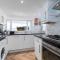 Large Period 2-Bed Apartment Close to Town
