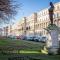 Large Period 2-Bed Apartment Close to Town