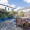 Modern & Spacious Home in Central Cheltenham Modern & Spacious Home in Central Cheltenham