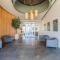 Stylish 2BD - CDT - Gym, Pool, Parking - Sleep 8