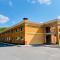 Super 8 by Wyndham Gloucester