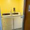 Super 8 by Wyndham Gloucester
