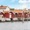 6 person holiday home in HÄLLEVIKSSTRAND-By Traum