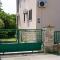 Apartment Rubina, 2 bedrooms, big terrace and secure parking
