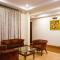 Super Townhouse Oak Prabhat Road