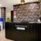 Super Townhouse Ulsoor Near Halasuru Metro Station