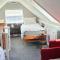 Luton Lodge - Newly Refurbished, Ideal for Short Stay , 5 mints To Luton Airport , Train Station, Town Centre , Free off street Parking