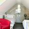 Luton Lodge - Newly Refurbished, Ideal for Short Stay , 5 mints To Luton Airport , Train Station, Town Centre , Free off street Parking