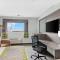 Super 8 by Wyndham Saskatoon Near Saskatoon Airport