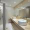 Shin Sei Bashi Hotel