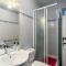 Two-Bedroom Apartment In Supetar