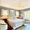 Two bedrooms unit with jacuzzi and great view