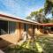 Waves And Moore - Beautifully presented home