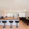 Waves And Moore - Beautifully presented home