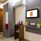 Sarla Hotel Inn - Opp Barclays 62