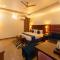 Sarla Hotel Inn - Opp Barclays 62
