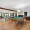 Spacious Waterfront Mansion wHot tubPoolTable