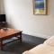 Central 2-Bed Apt Sleeps 5 above Great Derry Pub