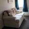 Central 2-Bed Apt Sleeps 5 above Great Derry Pub